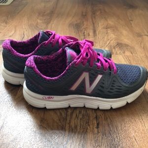 New Balance Tennis Shoes